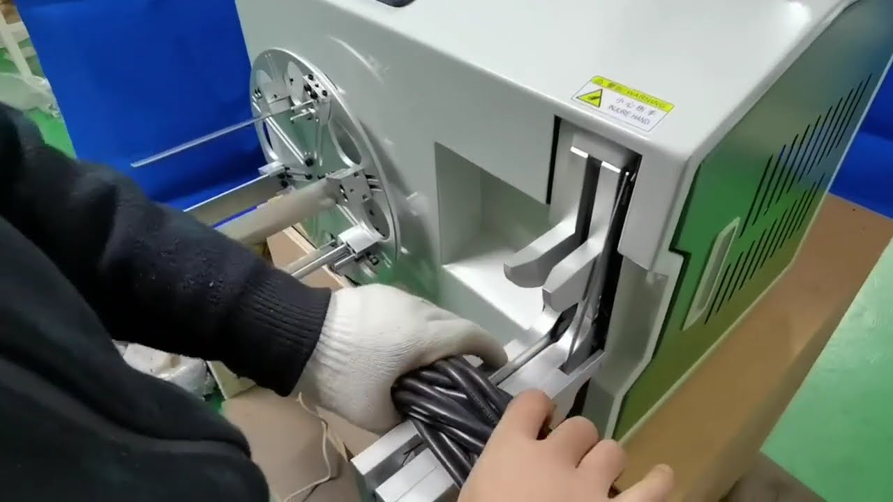4080 mm-es automata huzaltekercselő és kötöző gép – hatékony ipari megoldás