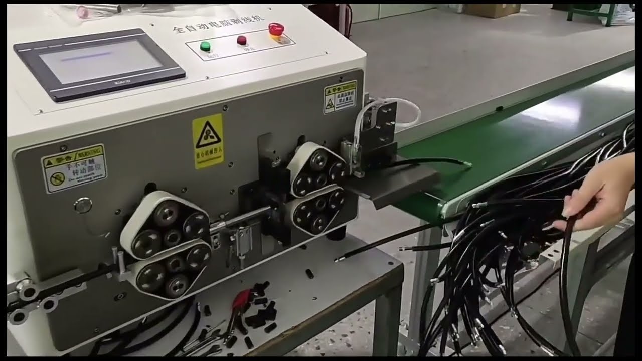 8 Kerekes Automata Huzalvágó és Krimpelő Gép 50mm²-ig – Hatékony Drótfeldolgozás