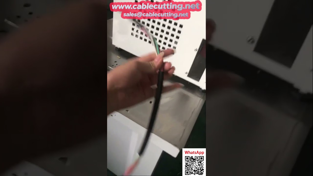 30 mm²-es automatikus számítógép-vezérelt kábelcsupaszító gép