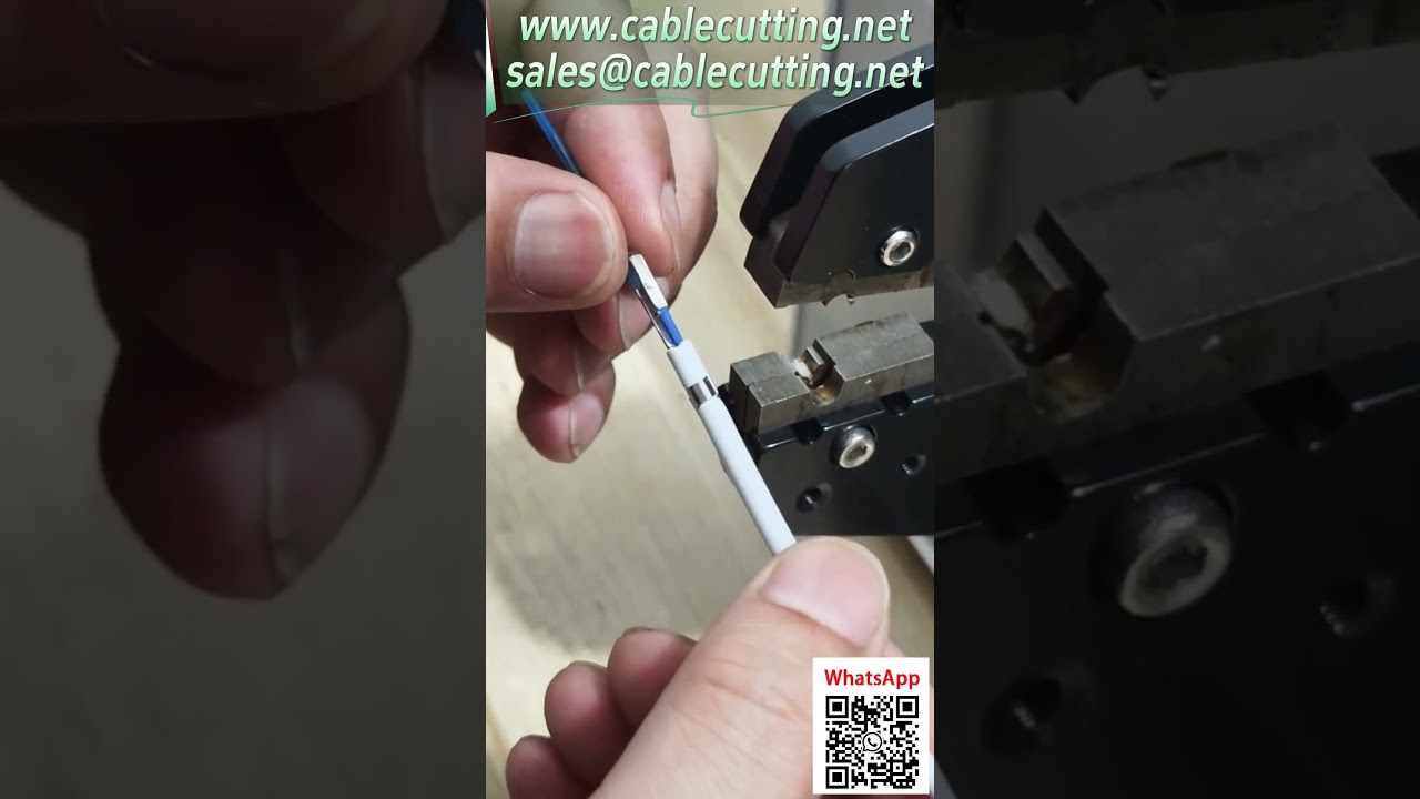 Pneumatikus krimpelőgép egyedi szárnyas csatlakozókhoz - precíz automatizált kábelköteg-gyártás